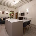 Deluxe Pitti By Mmega